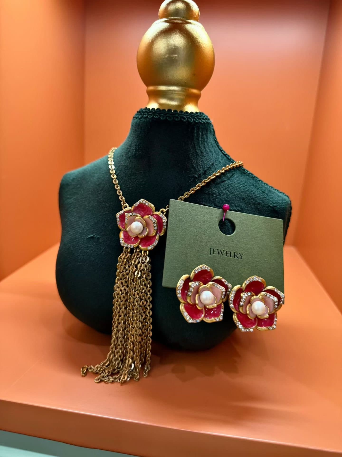 Ruby Camellia Tassel Set